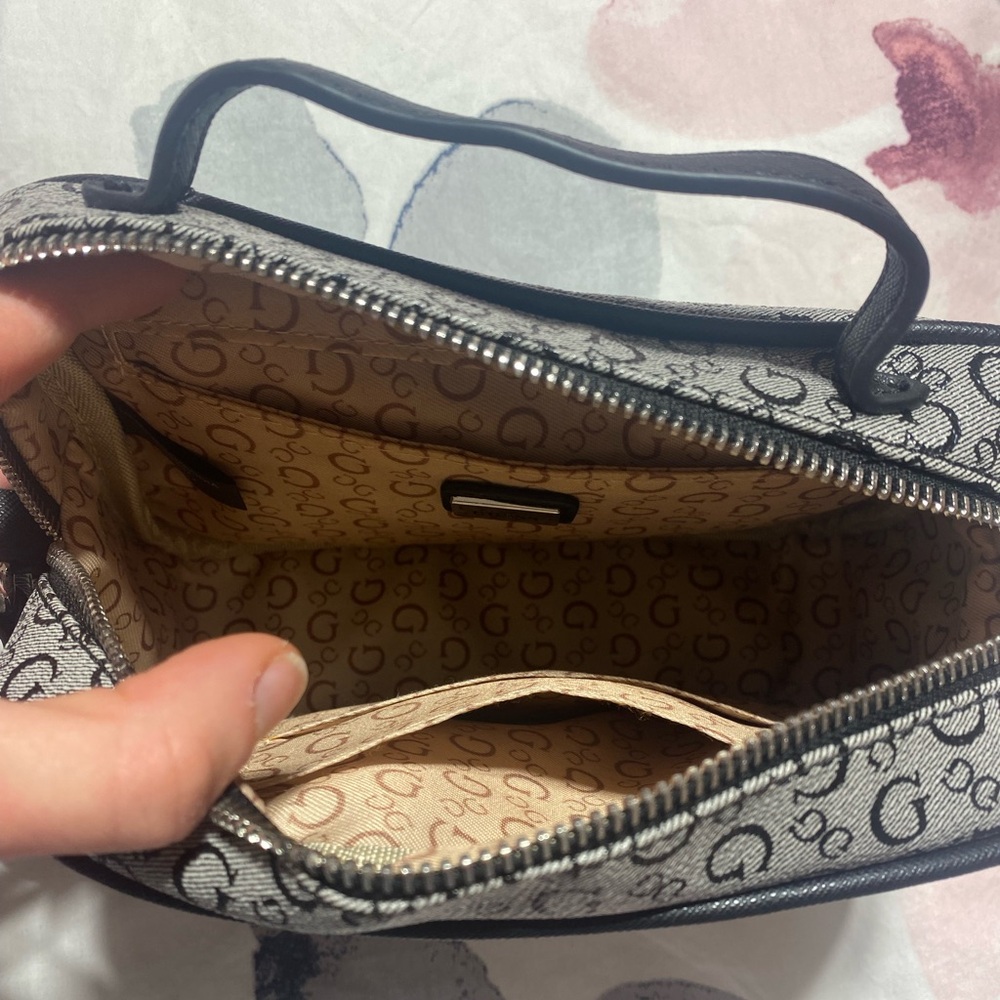 Guess Crossbody Bag with Mini Change Purse Black & Grey O/S - Picture 5 of 15